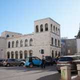 Per visitare il forno raggiungiamo quindi largo San Sabino, grande spiazzo adibito a parcheggio situato alle spalle della Cattedrale...